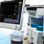 Sistema de anestesia CareStation 650 de GE Healthcare con pantalla táctil y ventilador avanzado en un entorno clínico.